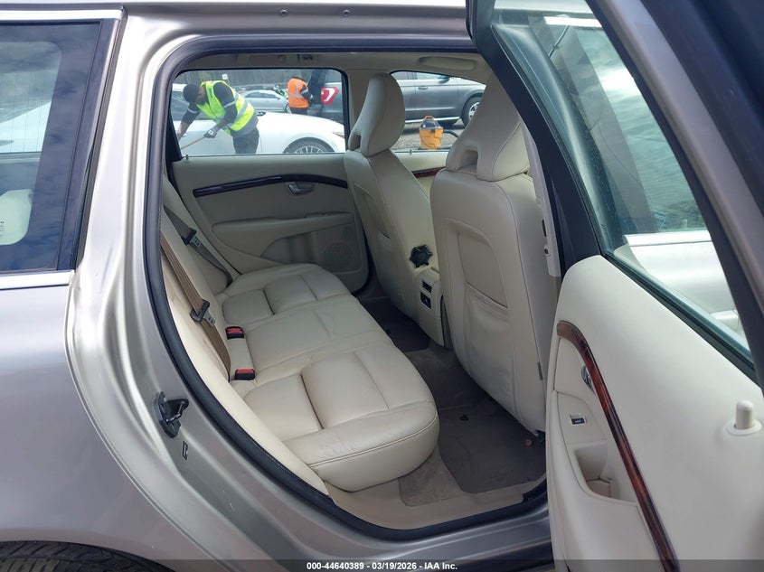2008 Volvo V70 3.2 VIN: YV1BW982481012203 Lot: 44640389