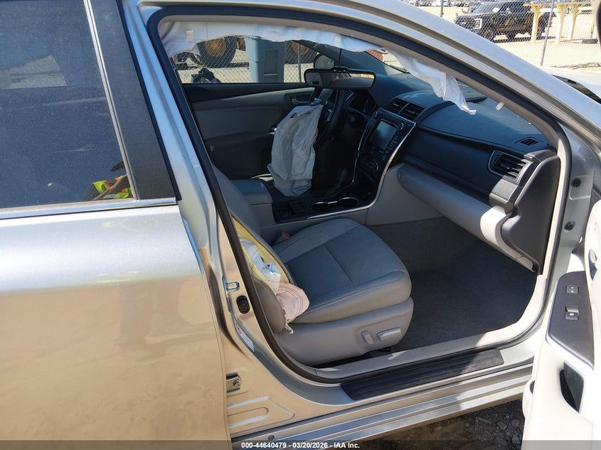 2016 Toyota Camry Hybrid Xle