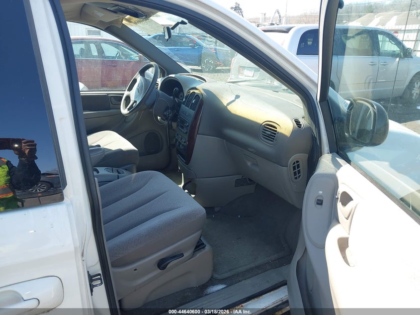 2001 Chrysler Town & Country Lx