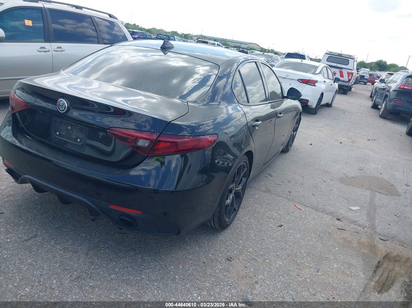 2020 Alfa Romeo Giulia Sport Rwd