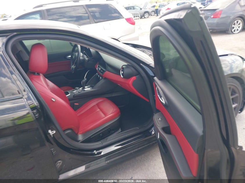 2020 Alfa Romeo Giulia Sport Rwd