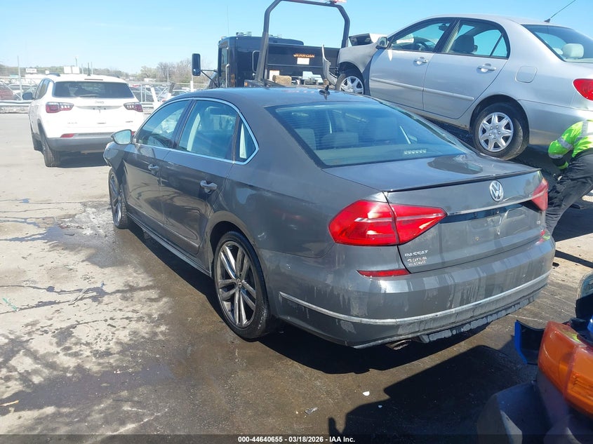 2016 Volkswagen Passat 1.8T R-Line