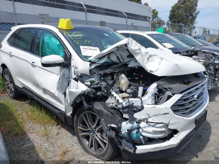 2022 Ford Edge Titanium