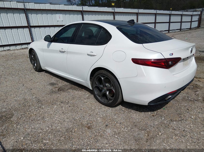 2017 Alfa Romeo Giulia Ti Awd
