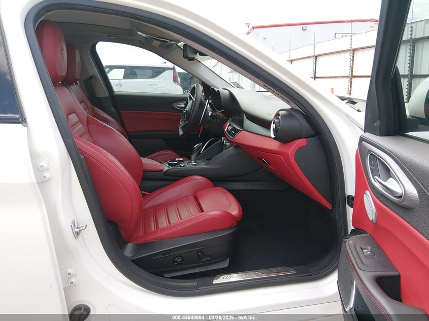 2017 Alfa Romeo Giulia Ti Awd