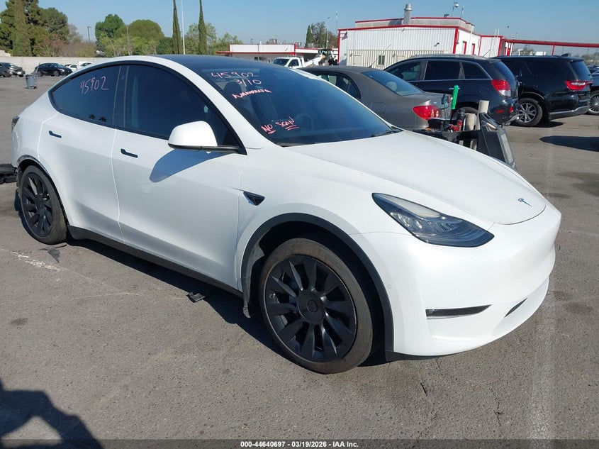 2022 Tesla Model Y Long Range Dual Motor All-Wheel Drive