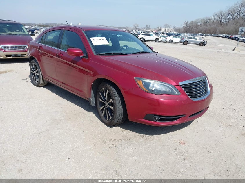 2013 Chrysler 200 Touring