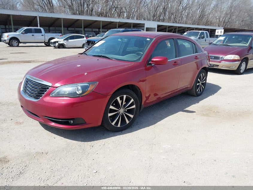 2013 Chrysler 200 Touring