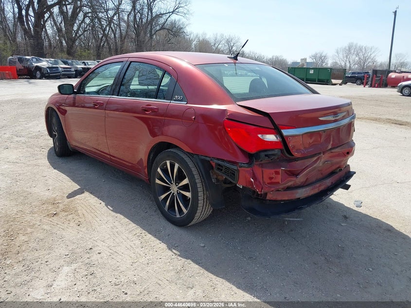 2013 Chrysler 200 Touring