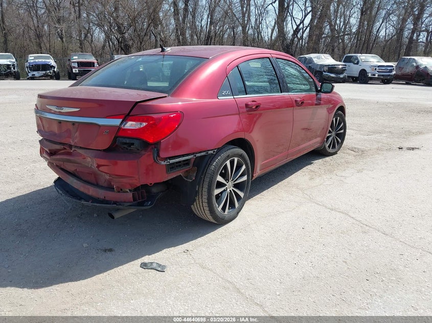 2013 Chrysler 200 Touring