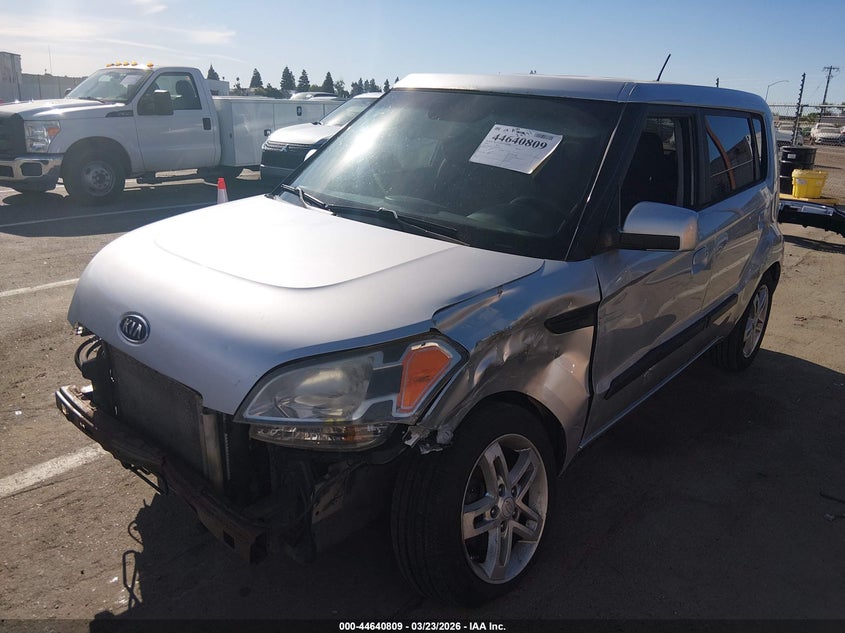 2010 Kia Soul +