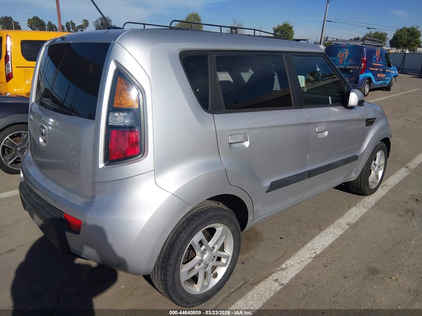 2010 Kia Soul +