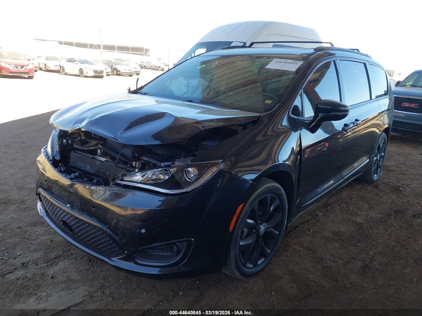 Vin: 2c4rc1gg8hr628879, lot: 45137862, chrysler pacifica limited 20172