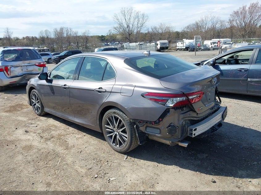 2021 Toyota Camry Xle Hybrid