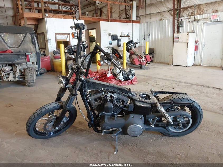 2016 Harley-Davidson Fxdb Dyna Street Bob VIN: 1HD1GXM37GC305001 Lot: 44640974