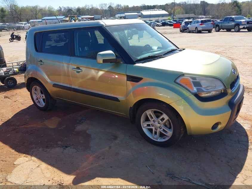 2011 Kia Soul +