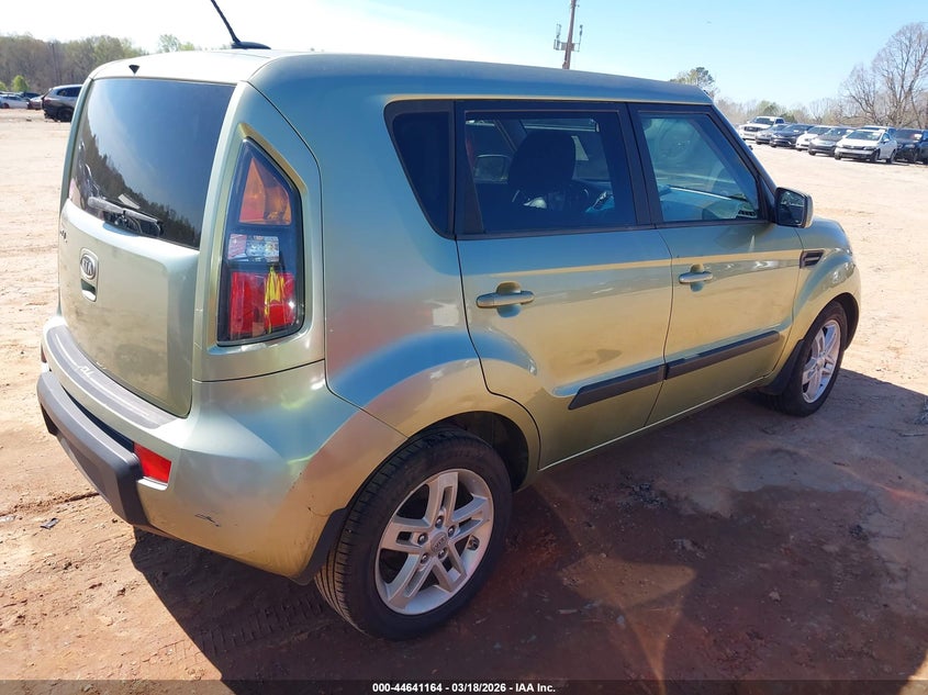 2011 Kia Soul +