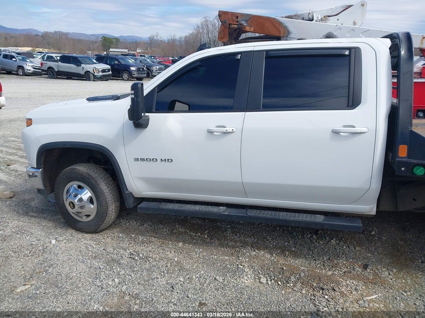 2022 Chevrolet Silverado 3500Hd 4Wd Long Bed Lt VIN: 1GC4YTEY7NF300956 Lot: 44641343