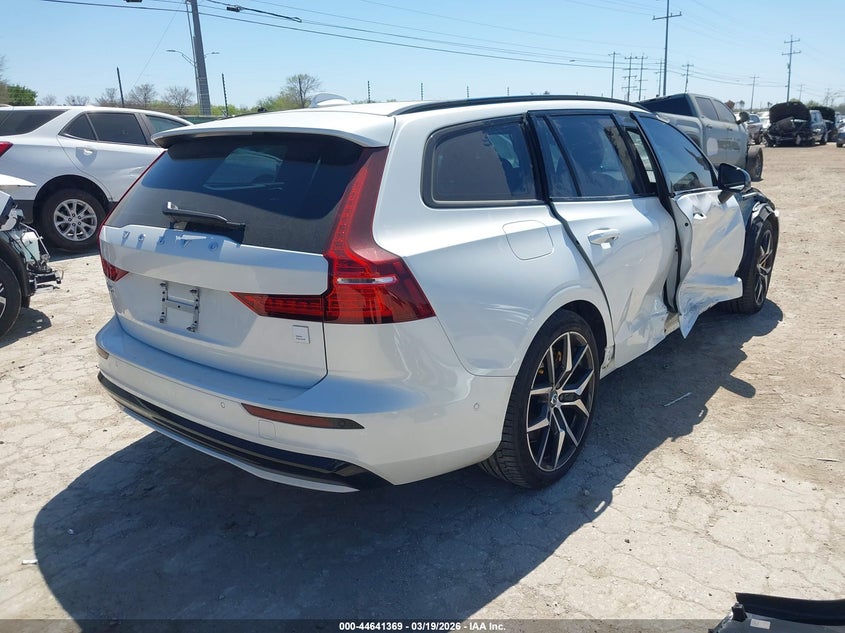 2024 Volvo V60 Recharge Plug-In Hybrid T8 Polestar Engineered
