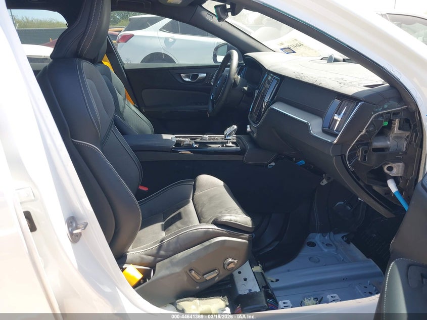 2024 Volvo V60 Recharge Plug-In Hybrid T8 Polestar Engineered