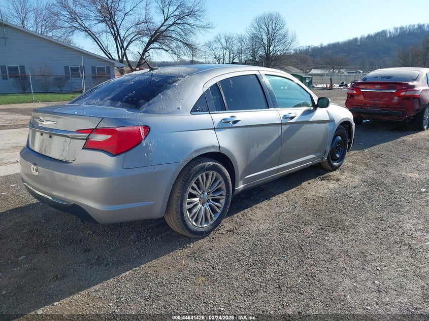 2013 Chrysler 200 Limited