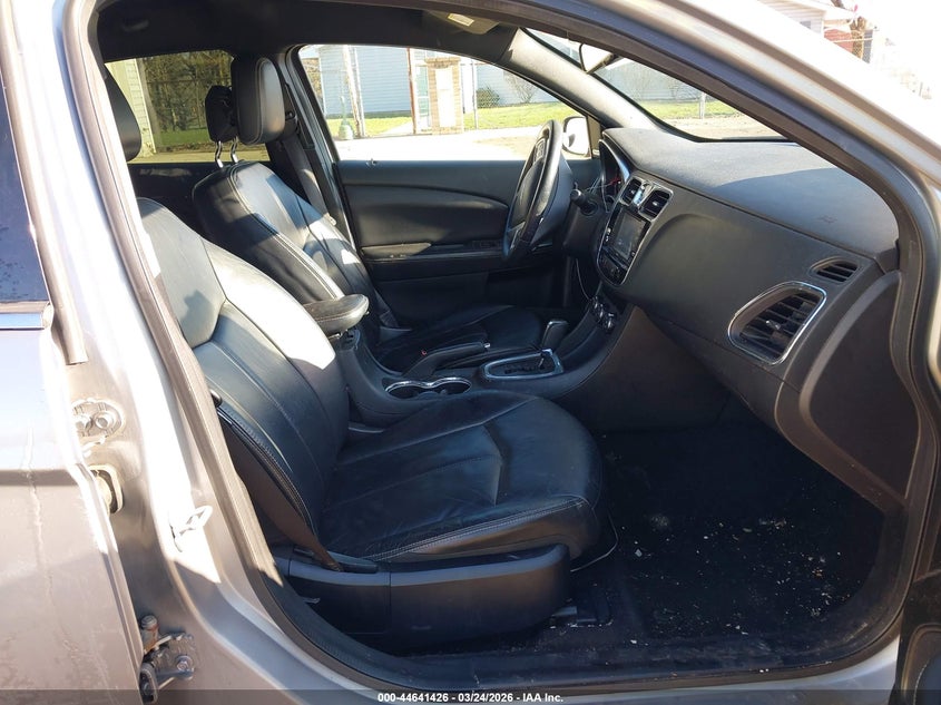 2013 Chrysler 200 Limited