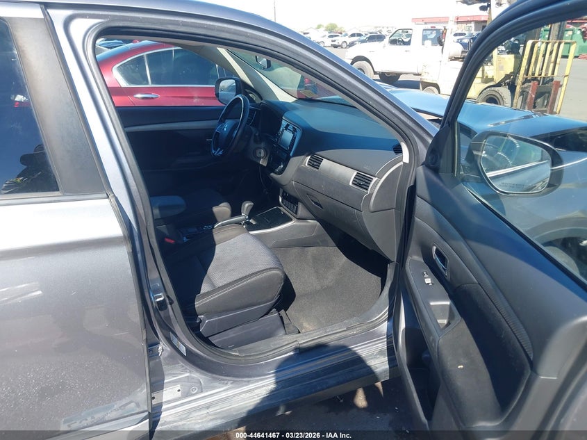 2017 Mitsubishi Outlander Es