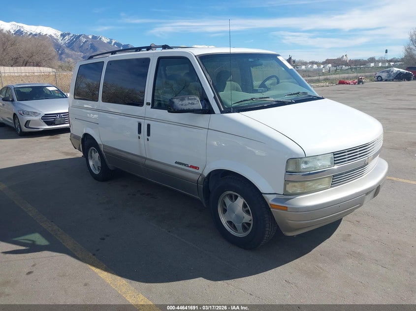 2002 CHEVROLET ASTRO LS