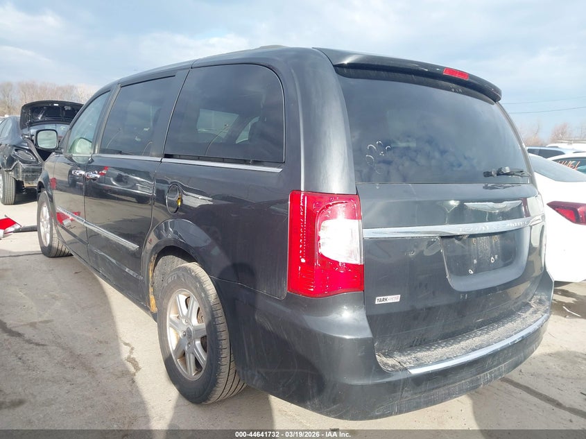 2011 Chrysler Town & Country Touring