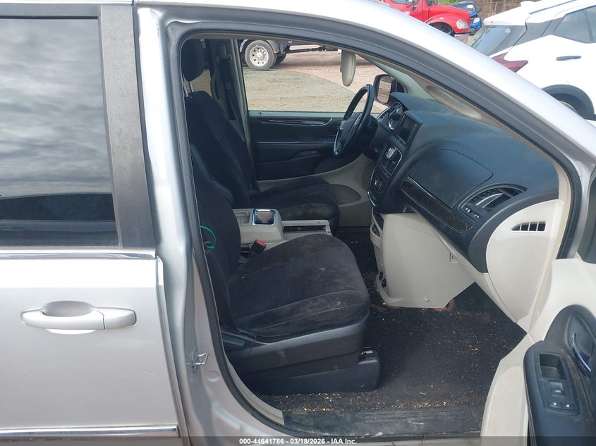 2011 Chrysler Town & Country Touring