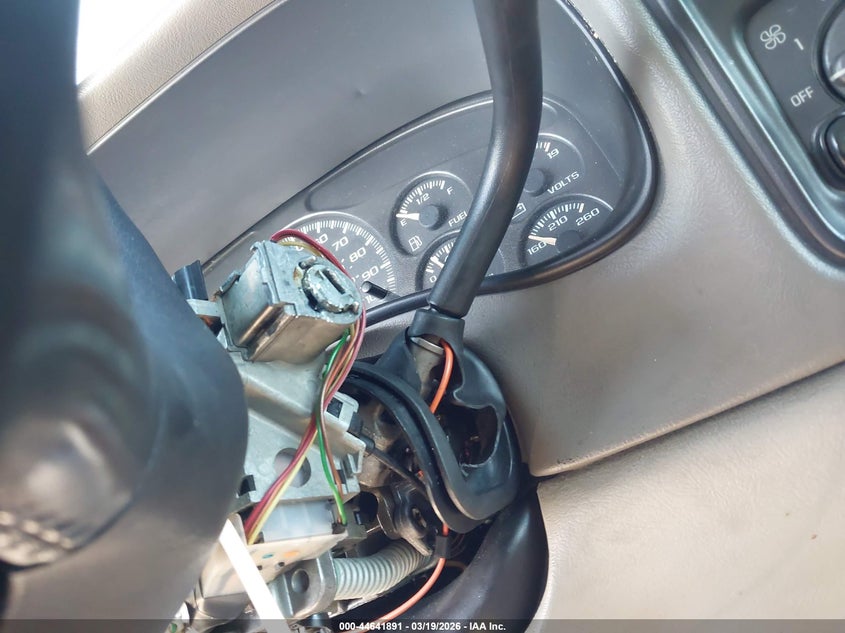 2000 Chevrolet Suburban 1500 Lt VIN: 3GNEC16T6YG205356 Lot: 44641891