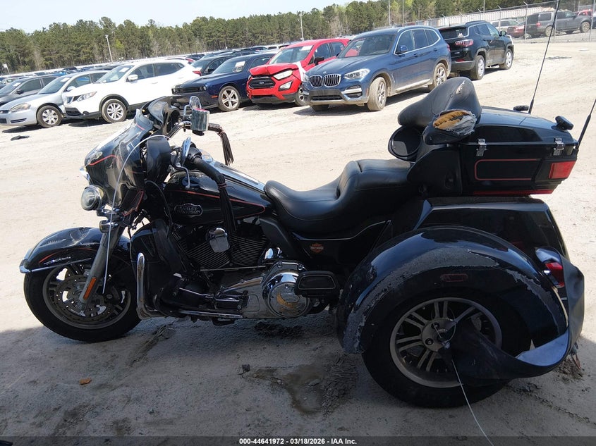 2013 Harley-Davidson Flhtcutg Tri Glide Ultra Classic VIN: 1HD1MAM14DB854693 Lot: 44641972