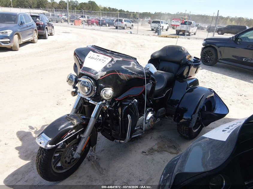 2013 Harley-Davidson Flhtcutg Tri Glide Ultra Classic