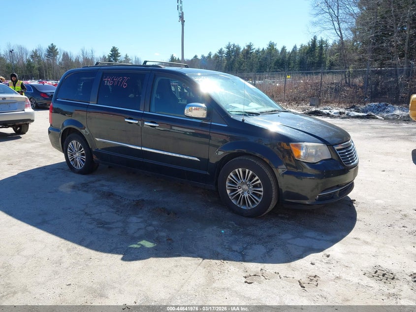 2014 Chrysler Town & Country Touring-L