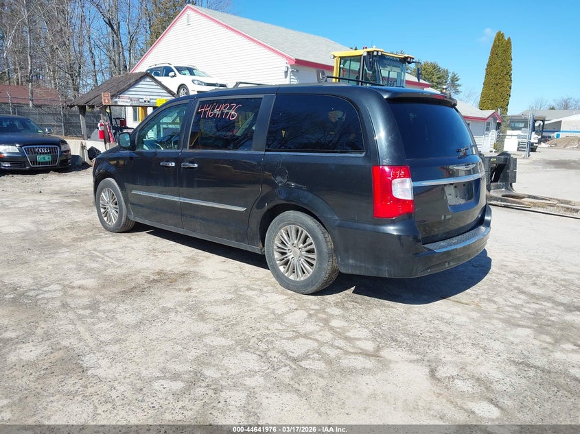 2014 Chrysler Town & Country Touring-L