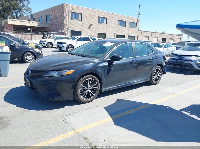 2020 Toyota Camry Se