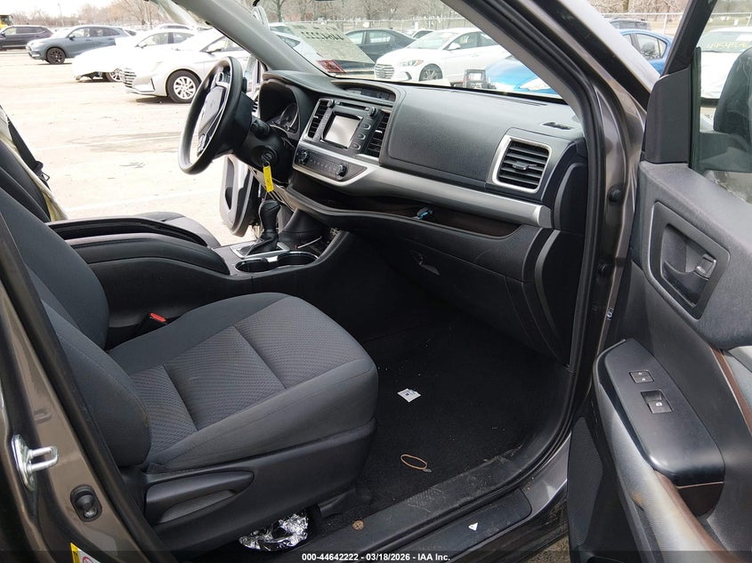 2019 Toyota Highlander Le