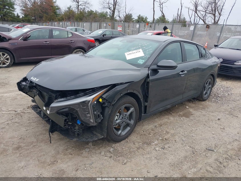 Vin: 3kpft4de4se220136, lot: 45139445, kia k4 lxs 20252