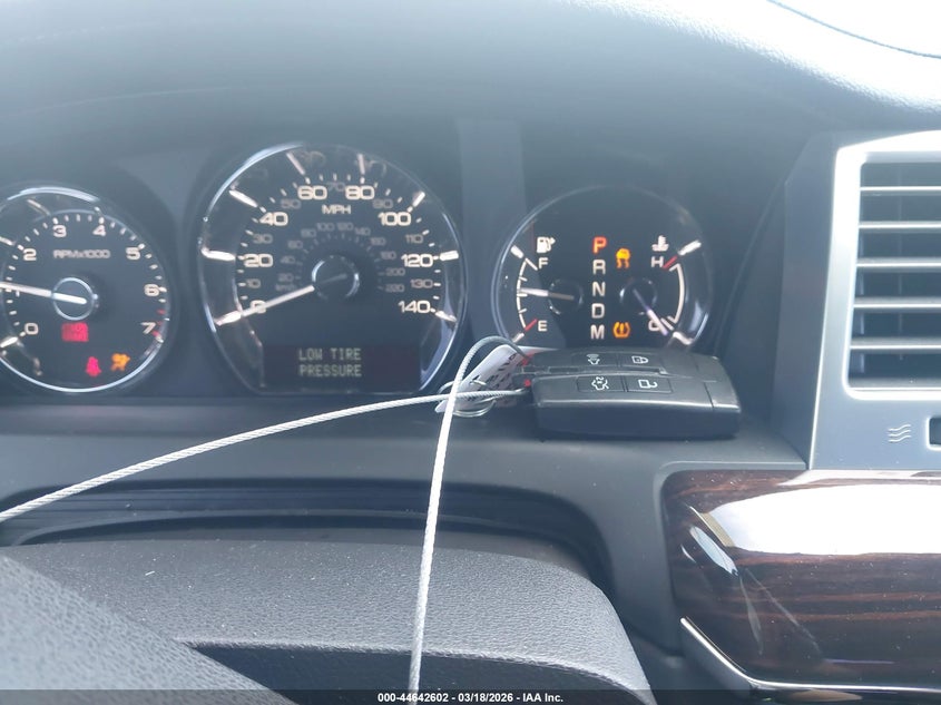 2010 Lincoln Mks VIN: 1LNHL9DR0AG611853 Lot: 44642602