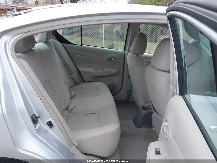 2012 Nissan Versa 1.6 1.6 Sv silver Lot 111044642710 Vin 3N1CN7AP2CL815071