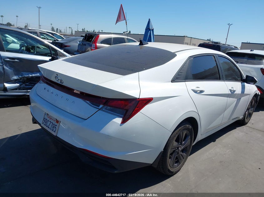 2022 Hyundai Elantra Sel