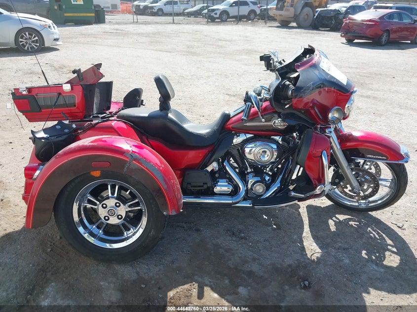 2012 Harley-Davidson Flhtcutg Tri Glide Ultra Classic VIN: 1HD1MAM15CB852594 Lot: 44642760