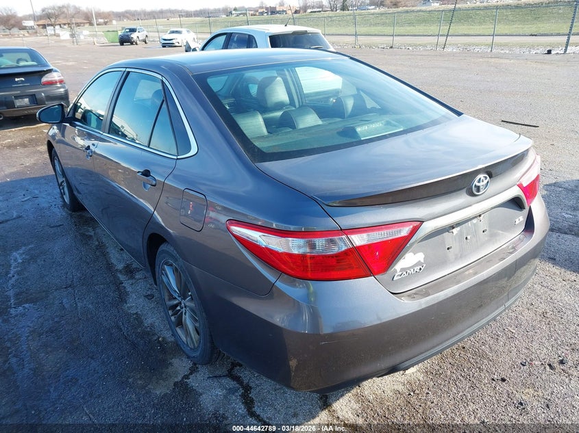 2017 TOYOTA CAMRY auction photo 3