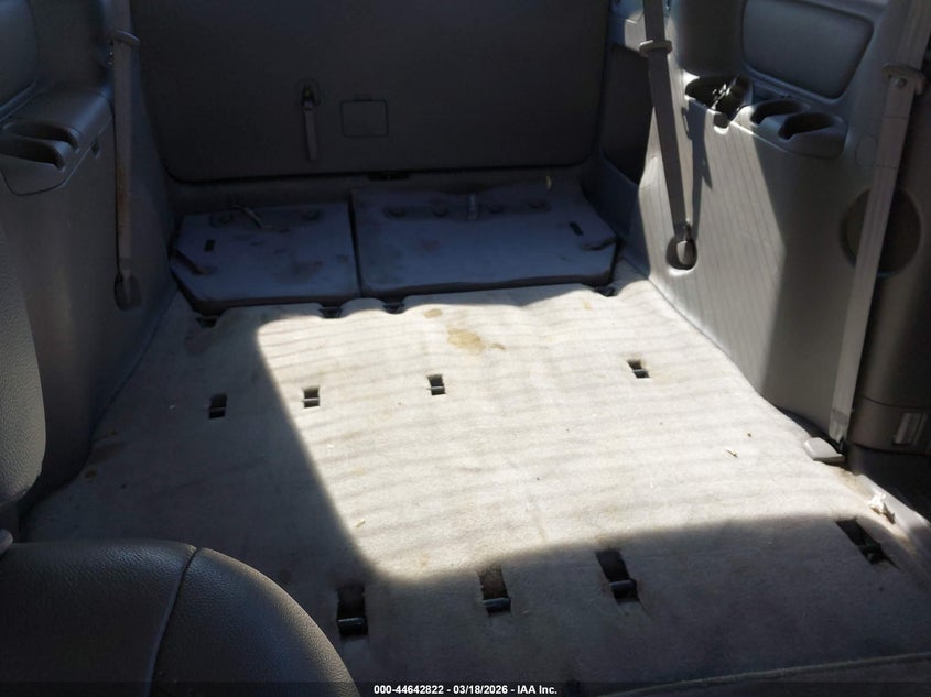 2008 TOYOTA SIENNA auction photo 8
