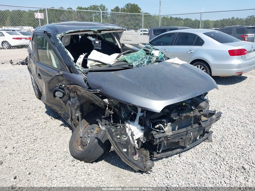 2022 Nissan Kicks S Xtronic Cvt