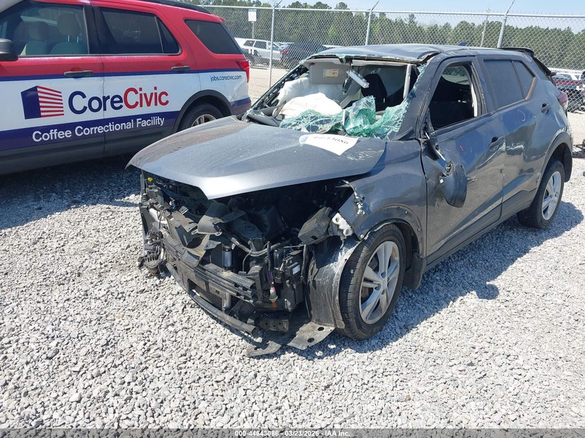 2022 Nissan Kicks S Xtronic Cvt