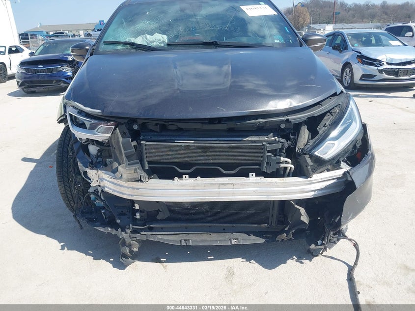 2022 Chrysler Pacifica - view 6