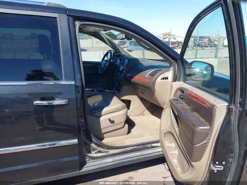 2011 Chrysler Town & Country Limited