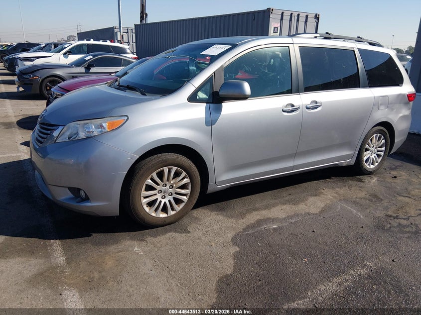 2016 Toyota Sienna Xle Premium 8 Passenger