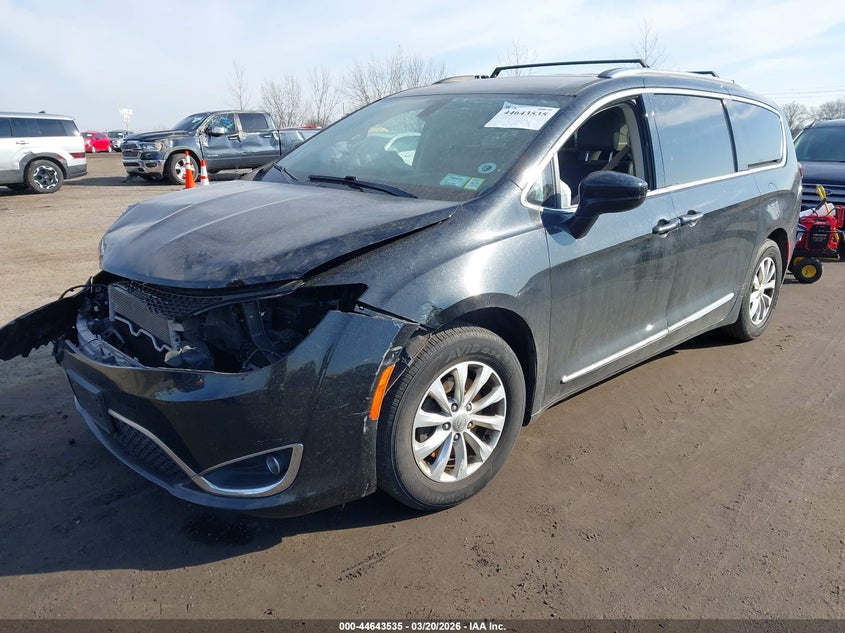2020 Chrysler Pacifica Touring L